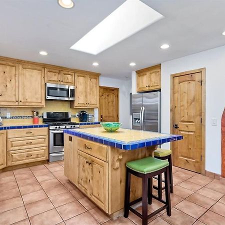 Great Group Retreat! Hacienda Decor, Spacious Floor Plan, Private Backyard 卡尔斯巴德 外观 照片