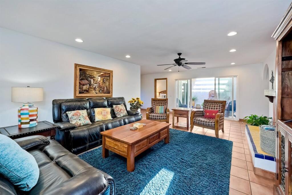 Great Group Retreat! Hacienda Decor, Spacious Floor Plan, Private Backyard 卡尔斯巴德 外观 照片