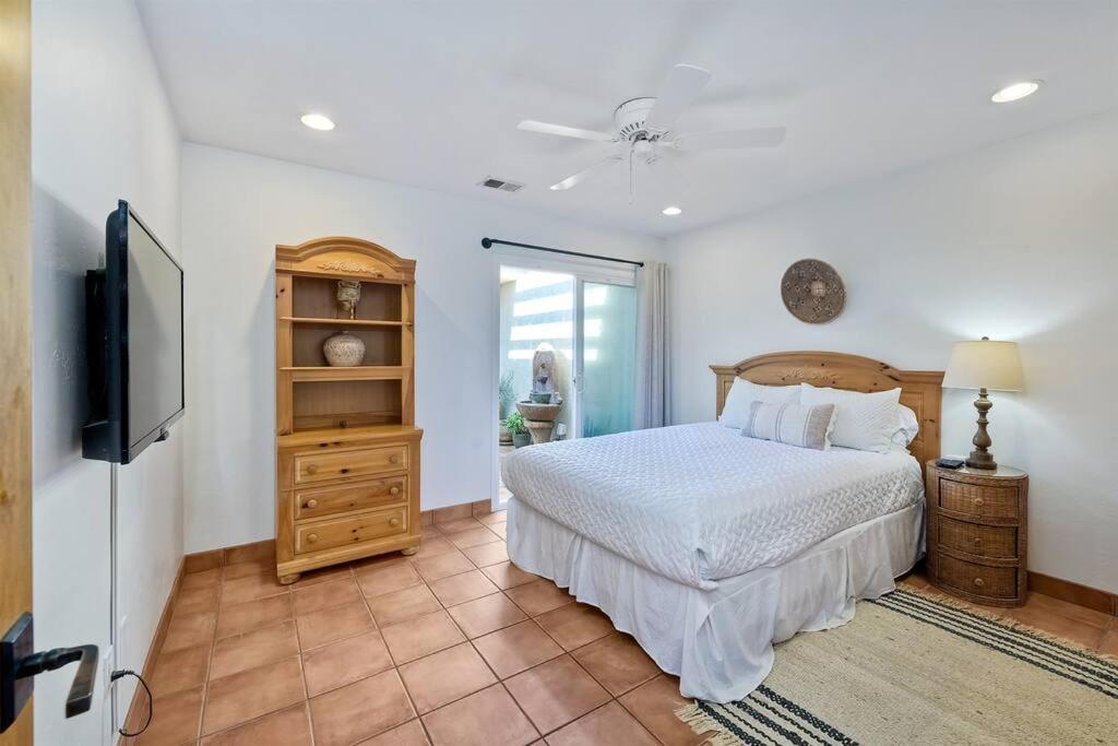 Great Group Retreat! Hacienda Decor, Spacious Floor Plan, Private Backyard 卡尔斯巴德 外观 照片
